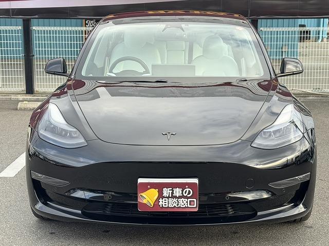 モデル３ ロングレンジ　ＡＷＤ　ワンオーナー／禁煙車／オートパイロット／白革シート／ガラスルーフ／ＥＴＣ２．０／全方位カメラ／ハンドルヒーター／シートヒーター／オートパイロット／カードキー（37枚目）
