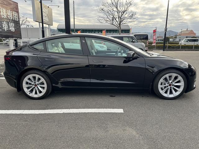 モデル３ ロングレンジ　ＡＷＤ　ワンオーナー／禁煙車／オートパイロット／白革シート／ガラスルーフ／ＥＴＣ２．０／全方位カメラ／ハンドルヒーター／シートヒーター／オートパイロット／カードキー（39枚目）