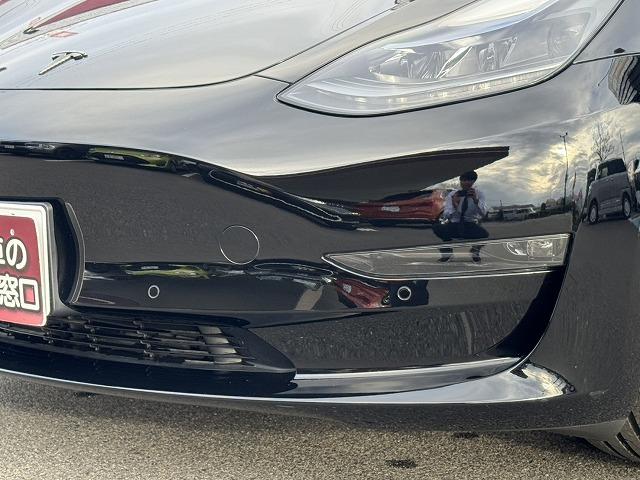 モデル３ ロングレンジ　ＡＷＤ　ワンオーナー／禁煙車／オートパイロット／白革シート／ガラスルーフ／ＥＴＣ２．０／全方位カメラ／ハンドルヒーター／シートヒーター／オートパイロット／カードキー（49枚目）