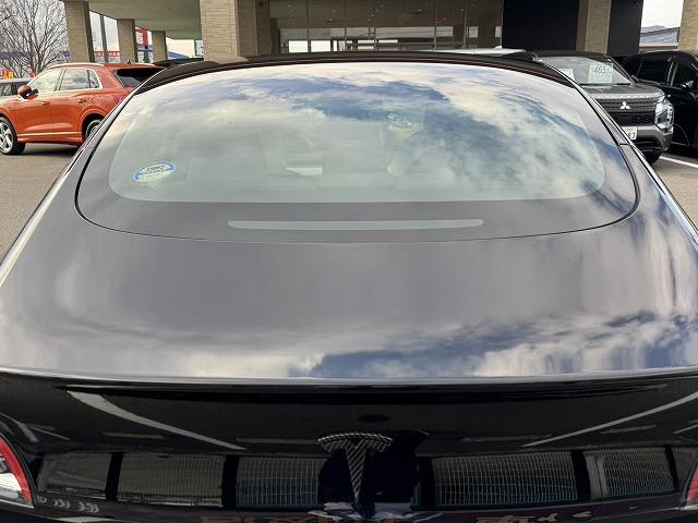 モデル３ ロングレンジ　ＡＷＤ　ワンオーナー／禁煙車／オートパイロット／白革シート／ガラスルーフ／ＥＴＣ２．０／全方位カメラ／ハンドルヒーター／シートヒーター／オートパイロット／カードキー（54枚目）