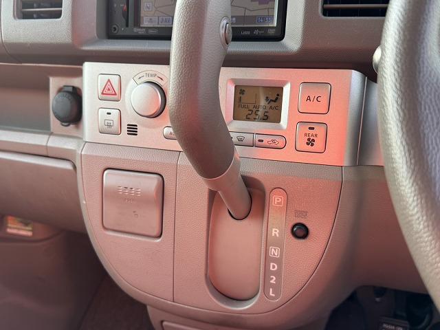 エブリイワゴン ＰＺターボスペシャル　両側電動スライド／オートステップ／キーレス／ナビ／ＴＶ／１４インチアルミ／ＣＤ／ＤＶＤ／ＥＴＣ／フォグライト／ＨＩＤヘッドライト／オートエアコン／ターボ（6枚目）