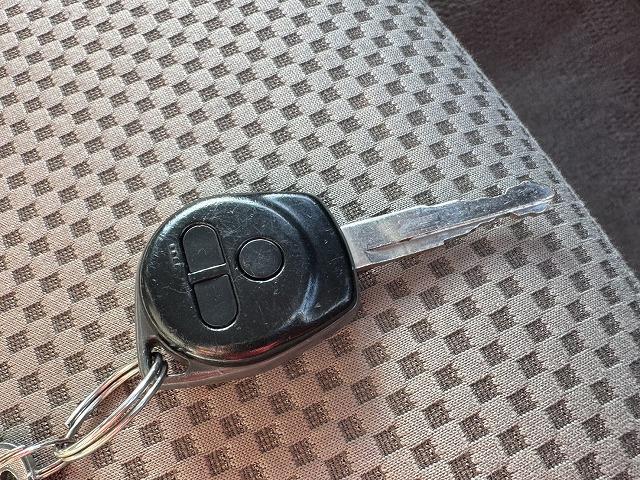 エブリイワゴン ＰＺターボスペシャル　両側電動スライド／オートステップ／キーレス／ナビ／ＴＶ／１４インチアルミ／ＣＤ／ＤＶＤ／ＥＴＣ／フォグライト／ＨＩＤヘッドライト／オートエアコン／ターボ（8枚目）