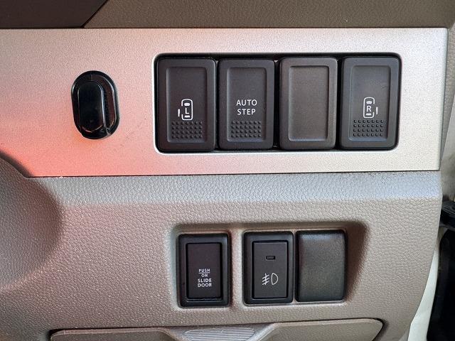 エブリイワゴン ＰＺターボスペシャル　両側電動スライド／オートステップ／キーレス／ナビ／ＴＶ／１４インチアルミ／ＣＤ／ＤＶＤ／ＥＴＣ／フォグライト／ＨＩＤヘッドライト／オートエアコン／ターボ（13枚目）