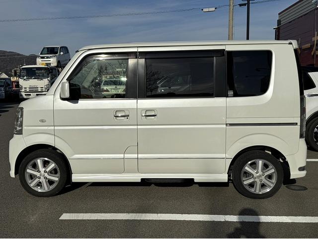 エブリイワゴン ＰＺターボスペシャル　両側電動スライド／オートステップ／キーレス／ナビ／ＴＶ／１４インチアルミ／ＣＤ／ＤＶＤ／ＥＴＣ／フォグライト／ＨＩＤヘッドライト／オートエアコン／ターボ（42枚目）