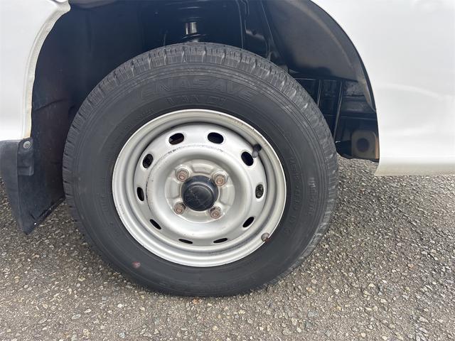 サンバートラック ＴＢ　／４ＷＤ／エアコン／パワステ／５速（20枚目）