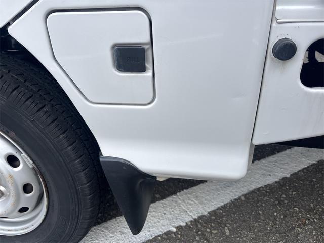 サンバートラック ＴＢ　／４ＷＤ／エアコン／パワステ／５速（24枚目）