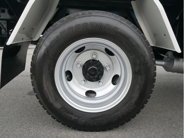 デュトロ ３ｔ高床　強化ダンプ　３ｔ高床　強化ダンプ　極東開発ＤＤ０２－３１　４０００ｃｃディーゼルターボ　中間ピン２ケ　衝突軽減ブレーキ　ＥＳ　坂道発進補助装置　スタートアシスト　車線逸脱警報装置　ＥＴＣ　前後新品タレゴム（33枚目）