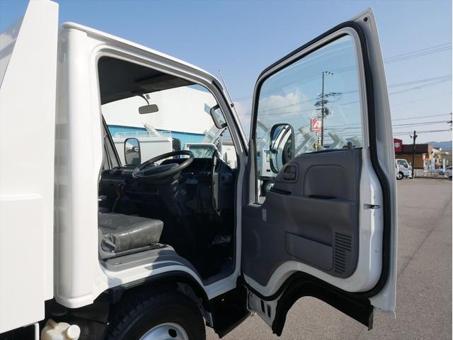 エルフトラック 3t高床強化ダンプ 5速マニュアル/3ペダル アオリ一方開仕様 新明和製(DR2-0110SY) ETC HSA(坂道発進補助装置)中間ピン2ヶ DPD(ディーゼル粒子拡散装置) ASR(駆動防滑装置)タレゴム新調 フロントフォグランプ(19枚目)