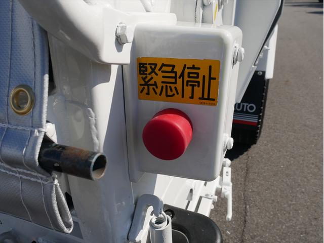 エルフトラック プレス式パッカー車　連続スイッチ　ターボ　３．０５ｔ　塵芥車　プレス式　極東製（ＧＢ４３－２７－Ｓ）４．３立米　６速マニュアル／３ペダル　　汚水タンク　ＨＳＡ（坂道発進補助装置）　横滑り防止装置　カラーバックモニター（19枚目）