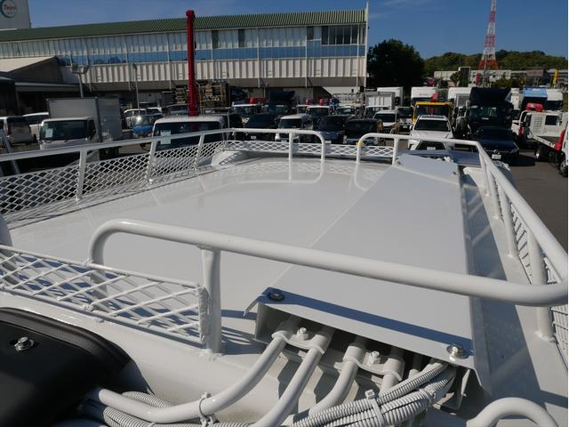 エルフトラック プレス式パッカー車　連続スイッチ　ターボ　３．０５ｔ　塵芥車　プレス式　極東製（ＧＢ４３－２７－Ｓ）４．３立米　６速マニュアル／３ペダル　　汚水タンク　ＨＳＡ（坂道発進補助装置）　横滑り防止装置　カラーバックモニター（22枚目）