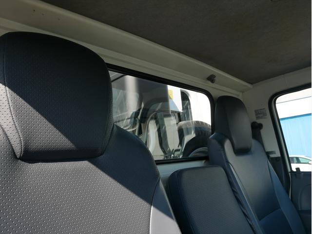 エルフトラック プレス式パッカー車　連続スイッチ　ターボ　３．０５ｔ　塵芥車　プレス式　極東製（ＧＢ４３－２７－Ｓ）４．３立米　６速マニュアル／３ペダル　　汚水タンク　ＨＳＡ（坂道発進補助装置）　横滑り防止装置　カラーバックモニター（37枚目）