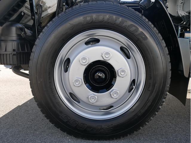 エルフトラック プレス式パッカー車　連続スイッチ　ターボ　３．０５ｔ　塵芥車　プレス式　極東製（ＧＢ４３－２７－Ｓ）４．３立米　６速マニュアル／３ペダル　　汚水タンク　ＨＳＡ（坂道発進補助装置）　横滑り防止装置　カラーバックモニター（43枚目）