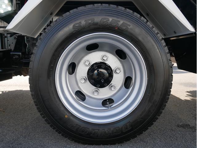 エルフトラック プレス式パッカー車　連続スイッチ　ターボ　３．０５ｔ　塵芥車　プレス式　極東製（ＧＢ４３－２７－Ｓ）４．３立米　６速マニュアル／３ペダル　　汚水タンク　ＨＳＡ（坂道発進補助装置）　横滑り防止装置　カラーバックモニター（45枚目）