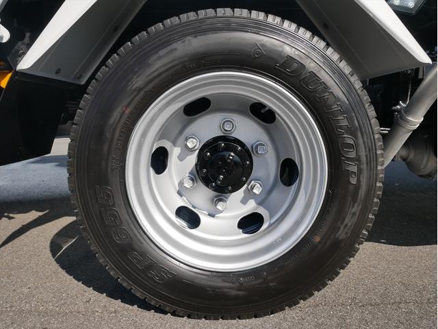 エルフトラック プレス式パッカー車　連続スイッチ　ターボ　３．０５ｔ　塵芥車　プレス式　極東製（ＧＢ４３－２７－Ｓ）４．３立米　６速マニュアル／３ペダル　　汚水タンク　ＨＳＡ（坂道発進補助装置）　横滑り防止装置　カラーバックモニター（46枚目）