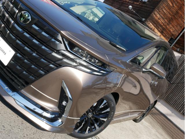 アルファードハイブリッド エグゼクティブラウンジ　登録済未使用車　寒冷地仕様　ニュートラルベージュ　ユニバーサルステップ　モデリスタエアロパーツセット　１９インチアルミホイール　デジタルインナーミラー　おくだけ充電　エグゼクティブフロアマットセット（2枚目）