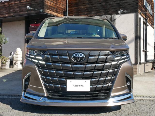 アルファードハイブリッド エグゼクティブラウンジ　登録済未使用車　寒冷地仕様　ニュートラルベージュ　ユニバーサルステップ　モデリスタエアロパーツセット　１９インチアルミホイール　デジタルインナーミラー　おくだけ充電　エグゼクティブフロアマットセット（4枚目）