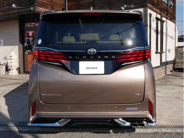 アルファードハイブリッド エグゼクティブラウンジ　登録済未使用車　寒冷地仕様　ニュートラルベージュ　ユニバーサルステップ　モデリスタエアロパーツセット　１９インチアルミホイール　デジタルインナーミラー　おくだけ充電　エグゼクティブフロアマットセット（5枚目）