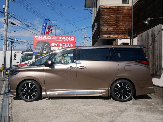 アルファードハイブリッド エグゼクティブラウンジ　登録済未使用車　寒冷地仕様　ニュートラルベージュ　ユニバーサルステップ　モデリスタエアロパーツセット　１９インチアルミホイール　デジタルインナーミラー　おくだけ充電　エグゼクティブフロアマットセット（6枚目）