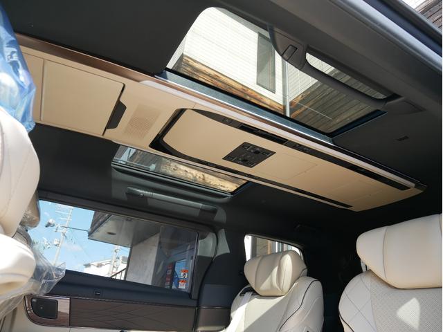 アルファードハイブリッド エグゼクティブラウンジ　登録済未使用車　寒冷地仕様　ニュートラルベージュ　ユニバーサルステップ　モデリスタエアロパーツセット　１９インチアルミホイール　デジタルインナーミラー　おくだけ充電　エグゼクティブフロアマットセット（31枚目）