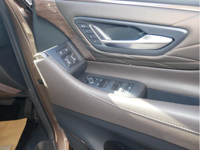 アルファードハイブリッド エグゼクティブラウンジ　登録済未使用車　寒冷地仕様　ニュートラルベージュ　ユニバーサルステップ　モデリスタエアロパーツセット　１９インチアルミホイール　デジタルインナーミラー　おくだけ充電　エグゼクティブフロアマットセット（42枚目）