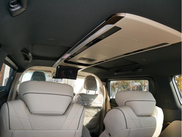 アルファードハイブリッド エグゼクティブラウンジ　登録済未使用車　寒冷地仕様　ニュートラルベージュ　ユニバーサルステップ　モデリスタエアロパーツセット　１９インチアルミホイール　デジタルインナーミラー　おくだけ充電　エグゼクティブフロアマットセット（46枚目）