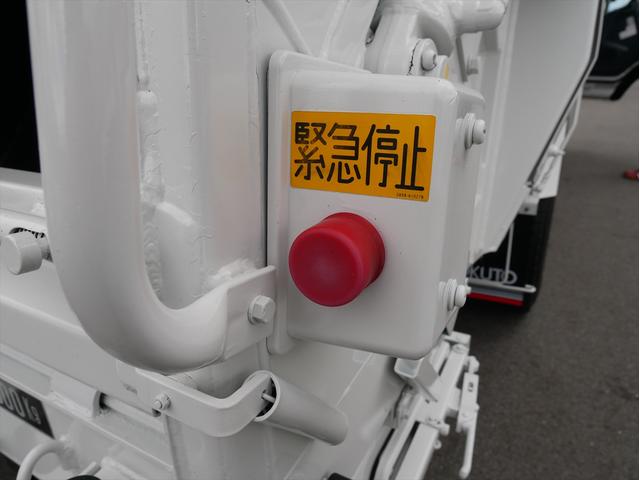 エルフトラック プレス式パッカー車　連続スイッチ　ターボ　３ｔ　塵芥車　プレス式　極東製（ＧＢ６９－２７Ｈ－Ｓ）６．９立米　６速マニュアル／３ペダル　汚水タンク　ＨＳＡ（坂道発進補助装置）　横滑り防止装置　カラーバックモニター　前後ドラレコ　新品タイヤ×６本（18枚目）