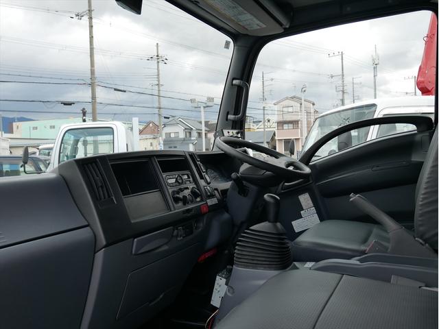 エルフトラック プレス式パッカー車　連続スイッチ　ターボ　３ｔ　塵芥車　プレス式　極東製（ＧＢ６９－２７Ｈ－Ｓ）６．９立米　６速マニュアル／３ペダル　汚水タンク　ＨＳＡ（坂道発進補助装置）　横滑り防止装置　カラーバックモニター　前後ドラレコ　新品タイヤ×６本（25枚目）