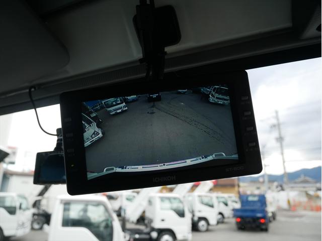 エルフトラック プレス式パッカー車　連続スイッチ　ターボ　３ｔ　塵芥車　プレス式　極東製（ＧＢ６９－２７Ｈ－Ｓ）６．９立米　６速マニュアル／３ペダル　汚水タンク　ＨＳＡ（坂道発進補助装置）　横滑り防止装置　カラーバックモニター　前後ドラレコ　新品タイヤ×６本（33枚目）