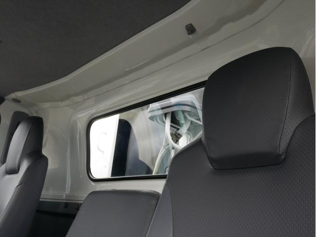 エルフトラック プレス式パッカー車　連続スイッチ　ターボ　３ｔ　塵芥車　プレス式　極東製（ＧＢ６９－２７Ｈ－Ｓ）６．９立米　６速マニュアル／３ペダル　汚水タンク　ＨＳＡ（坂道発進補助装置）　横滑り防止装置　カラーバックモニター　前後ドラレコ　新品タイヤ×６本（35枚目）