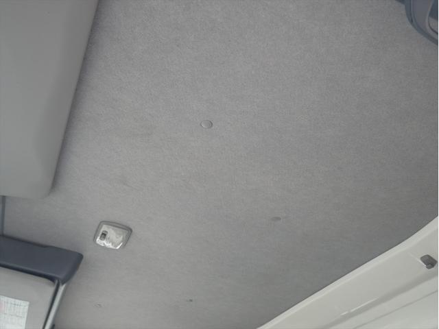 エルフトラック プレス式パッカー車　連続スイッチ　ターボ　３ｔ　塵芥車　プレス式　極東製（ＧＢ６９－２７Ｈ－Ｓ）６．９立米　６速マニュアル／３ペダル　汚水タンク　ＨＳＡ（坂道発進補助装置）　横滑り防止装置　カラーバックモニター　前後ドラレコ　新品タイヤ×６本（36枚目）