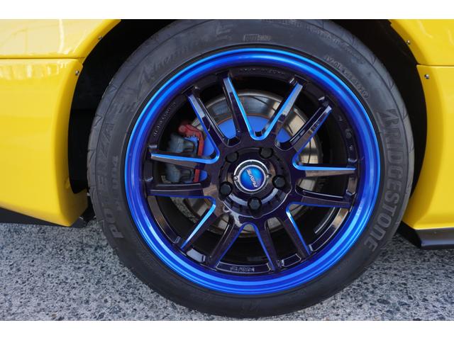 ＲＸ－７ タイプＲバサーストＲ　５００台限定車　ＲＡＹ’Ｓグラムライツ１７ＡＷ　Ｐａｎａｓｏｎｉｃナビ　バックカメラ　ドライブレコーダー　ＥＴＣ２０　レーダー　Ｄｅｆｉ油温油圧水温ブースト追加メーター　ＲＥ雨宮カーボンアウタハンドル（6枚目）