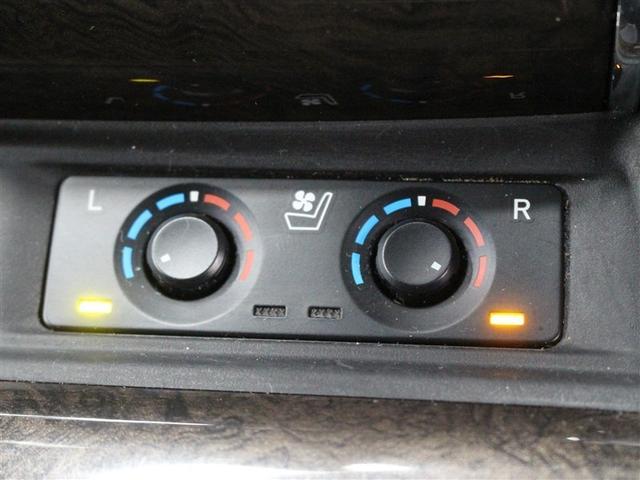 アルファードハイブリッド エグゼクティブラウンジＳ　革シート　４ＷＤ　フルセグ　メモリーナビ　ＤＶＤ再生　ミュージックプレイヤー接続可　後席モニター　バックカメラ　衝突被害軽減システム　ＥＴＣ　ドラレコ　両側電動スライド　ＬＥＤヘッドランプ　３列シート（11枚目）