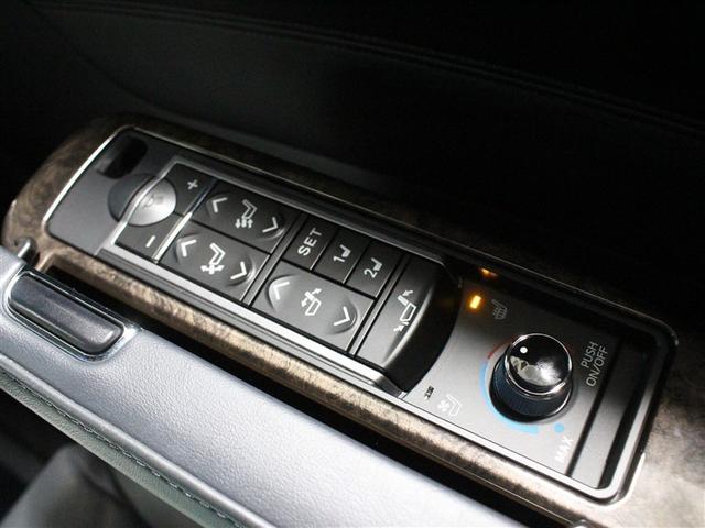 アルファードハイブリッド エグゼクティブラウンジＳ　革シート　４ＷＤ　フルセグ　メモリーナビ　ＤＶＤ再生　ミュージックプレイヤー接続可　後席モニター　バックカメラ　衝突被害軽減システム　ＥＴＣ　ドラレコ　両側電動スライド　ＬＥＤヘッドランプ　３列シート（14枚目）