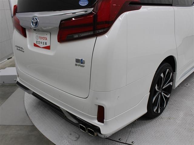 アルファードハイブリッド エグゼクティブラウンジＳ　革シート　４ＷＤ　フルセグ　メモリーナビ　ＤＶＤ再生　ミュージックプレイヤー接続可　後席モニター　バックカメラ　衝突被害軽減システム　ＥＴＣ　ドラレコ　両側電動スライド　ＬＥＤヘッドランプ　３列シート（19枚目）