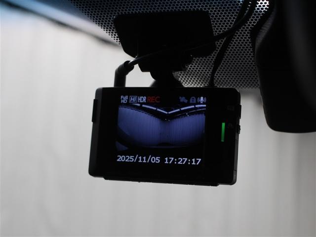 アルファードハイブリッド エグゼクティブラウンジＳ　革シート　４ＷＤ　フルセグ　メモリーナビ　ＤＶＤ再生　ミュージックプレイヤー接続可　後席モニター　バックカメラ　衝突被害軽減システム　ＥＴＣ　ドラレコ　両側電動スライド　ＬＥＤヘッドランプ　３列シート（28枚目）