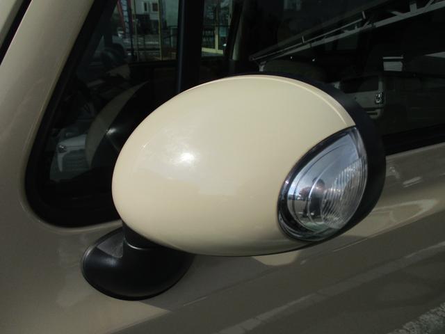 アルトラパン Ｘ　アウトレット車　ナビ　ＥＴＣ　ドラレコ装着　キーレスプッシュスタートシステム　ＬＥＤターンランプ付き電動格納式リモコンドアミラー　マニュアルエアコン　アルミホイール　フロアマット　ドアバイザー（15枚目）