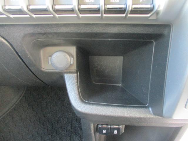 クロスビー ハイブリッドMZ バックモニター ディスプレイオーディオ バックモニター ETC フロアマット スマートキー プッシュスタート アイドリングストップ アダプティブクルーズコントロール LEDヘッドライト フォグランプ 盗難警報装置 シートヒーター(28枚目)