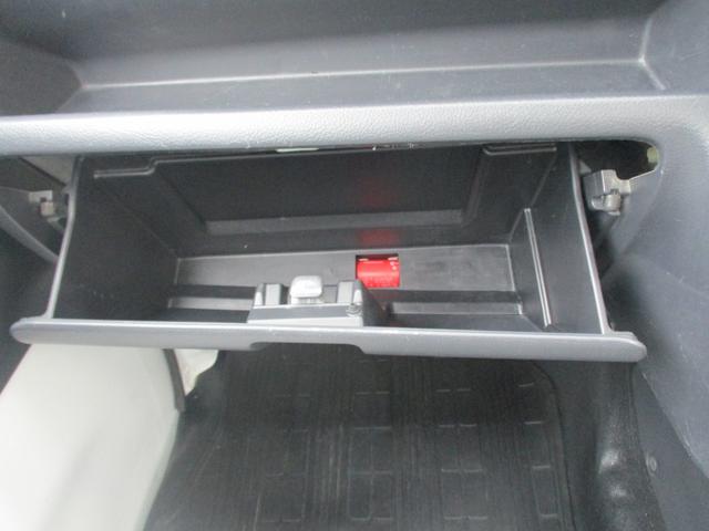 スクラムトラック ＫＣエアコン・パワステ　アウトレット車　４ＷＤ　３ＡＴ　フロアマット　ドアバイザー　荷台マット　ＡＢＳ（30枚目）