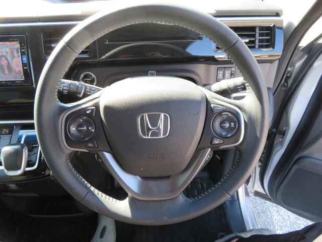 ステップワゴンスパーダ スパーダハイブリッド　Ｇ　ホンダセンシング　ドライブレコーダー　ＥＴＣ　バックカメラ　ナビ　ＴＶ　オートクルーズコントロール　レーンアシスト　衝突被害軽減システム　両側電動スライドドア　オートライト　ＬＥＤヘッドランプ　スマートキー　３列シート（3枚目）