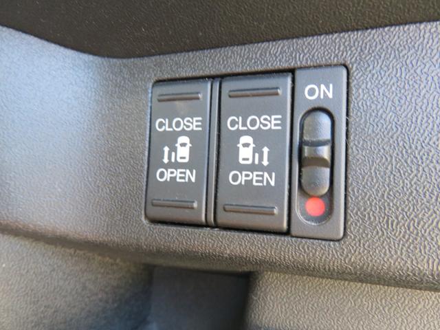 ステップワゴンスパーダ スパーダハイブリッド　Ｇ　ホンダセンシング　ドライブレコーダー　ＥＴＣ　バックカメラ　ナビ　ＴＶ　オートクルーズコントロール　レーンアシスト　衝突被害軽減システム　両側電動スライドドア　オートライト　ＬＥＤヘッドランプ　スマートキー　３列シート（9枚目）