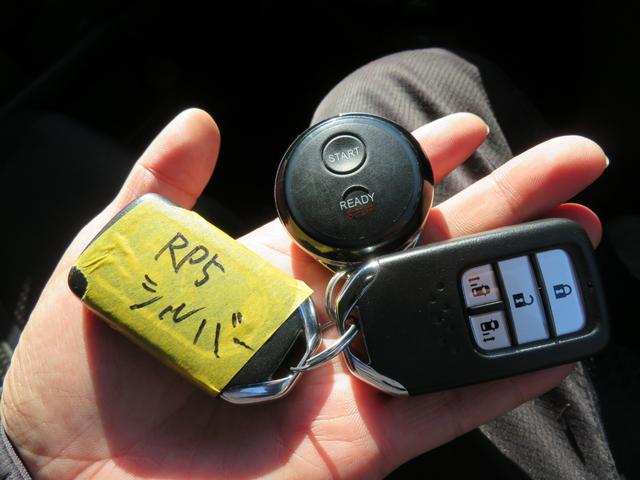 ステップワゴンスパーダ スパーダハイブリッド　Ｇ　ホンダセンシング　ドライブレコーダー　ＥＴＣ　バックカメラ　ナビ　ＴＶ　オートクルーズコントロール　レーンアシスト　衝突被害軽減システム　両側電動スライドドア　オートライト　ＬＥＤヘッドランプ　スマートキー　３列シート（11枚目）