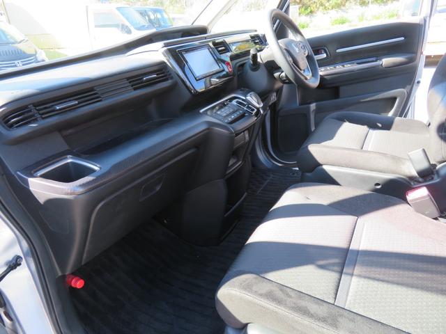 ステップワゴンスパーダ スパーダハイブリッド　Ｇ　ホンダセンシング　ドライブレコーダー　ＥＴＣ　バックカメラ　ナビ　ＴＶ　オートクルーズコントロール　レーンアシスト　衝突被害軽減システム　両側電動スライドドア　オートライト　ＬＥＤヘッドランプ　スマートキー　３列シート（34枚目）