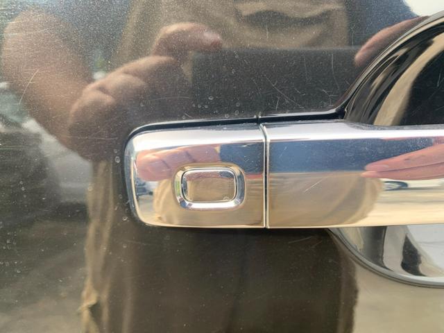 セレナ ハイウェイスター　ＶセレクションＩＩ　プロパイロット　エマージェンシーブレーキ　レーンキープアシスト　駐車支援　ナビ　フルセグＴＶ　アラウンドビューモニタ　デジタルインナーミラー　両側パワースライドドア　コーナーセンサー　オートハイビーム（48枚目）