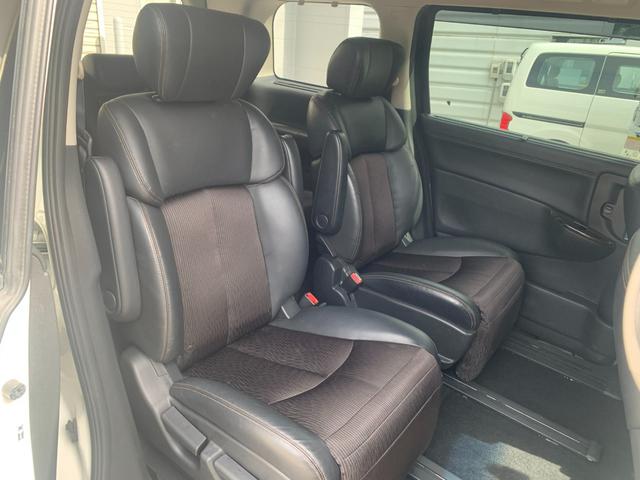 エルグランド ２５０ハイウェイスターＳ　メーカーＯＰナビ　フルセグＴＶ　アラウンドビューモニタ　フリップダウンモニター　両側パワースライドドア　ハーフレザーシート　オットマン　コーナーセンサー　オートライト　ＬＥＤヘッドライト　スマートキー（5枚目）