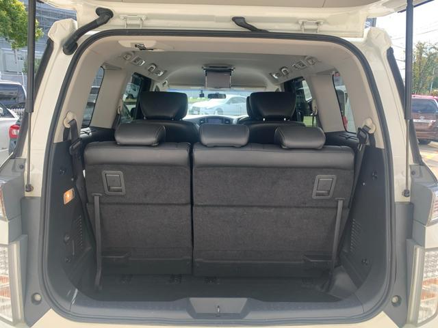 エルグランド ２５０ハイウェイスターＳ　メーカーＯＰナビ　フルセグＴＶ　アラウンドビューモニタ　フリップダウンモニター　両側パワースライドドア　ハーフレザーシート　オットマン　コーナーセンサー　オートライト　ＬＥＤヘッドライト　スマートキー（8枚目）