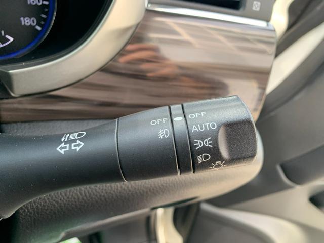 エルグランド ２５０ハイウェイスターＳ　メーカーＯＰナビ　フルセグＴＶ　アラウンドビューモニタ　フリップダウンモニター　両側パワースライドドア　ハーフレザーシート　オットマン　コーナーセンサー　オートライト　ＬＥＤヘッドライト　スマートキー（30枚目）