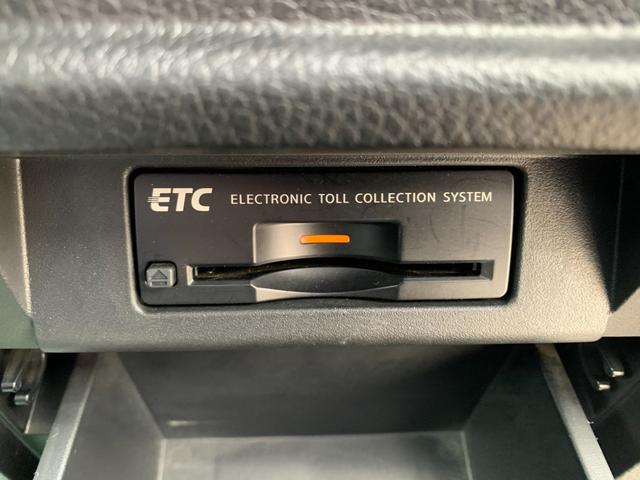 エルグランド ２５０ハイウェイスターＳ　メーカーＯＰナビ　フルセグＴＶ　アラウンドビューモニタ　フリップダウンモニター　両側パワースライドドア　ハーフレザーシート　オットマン　コーナーセンサー　オートライト　ＬＥＤヘッドライト　スマートキー（31枚目）