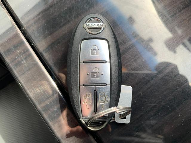 エルグランド ２５０ハイウェイスターＳ　メーカーＯＰナビ　フルセグＴＶ　アラウンドビューモニタ　フリップダウンモニター　両側パワースライドドア　ハーフレザーシート　オットマン　コーナーセンサー　オートライト　ＬＥＤヘッドライト　スマートキー（34枚目）