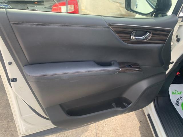 エルグランド ２５０ハイウェイスターＳ　メーカーＯＰナビ　フルセグＴＶ　アラウンドビューモニタ　フリップダウンモニター　両側パワースライドドア　ハーフレザーシート　オットマン　コーナーセンサー　オートライト　ＬＥＤヘッドライト　スマートキー（37枚目）