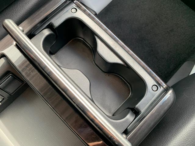 エルグランド ２５０ハイウェイスターＳ　メーカーＯＰナビ　フルセグＴＶ　アラウンドビューモニタ　フリップダウンモニター　両側パワースライドドア　ハーフレザーシート　オットマン　コーナーセンサー　オートライト　ＬＥＤヘッドライト　スマートキー（44枚目）